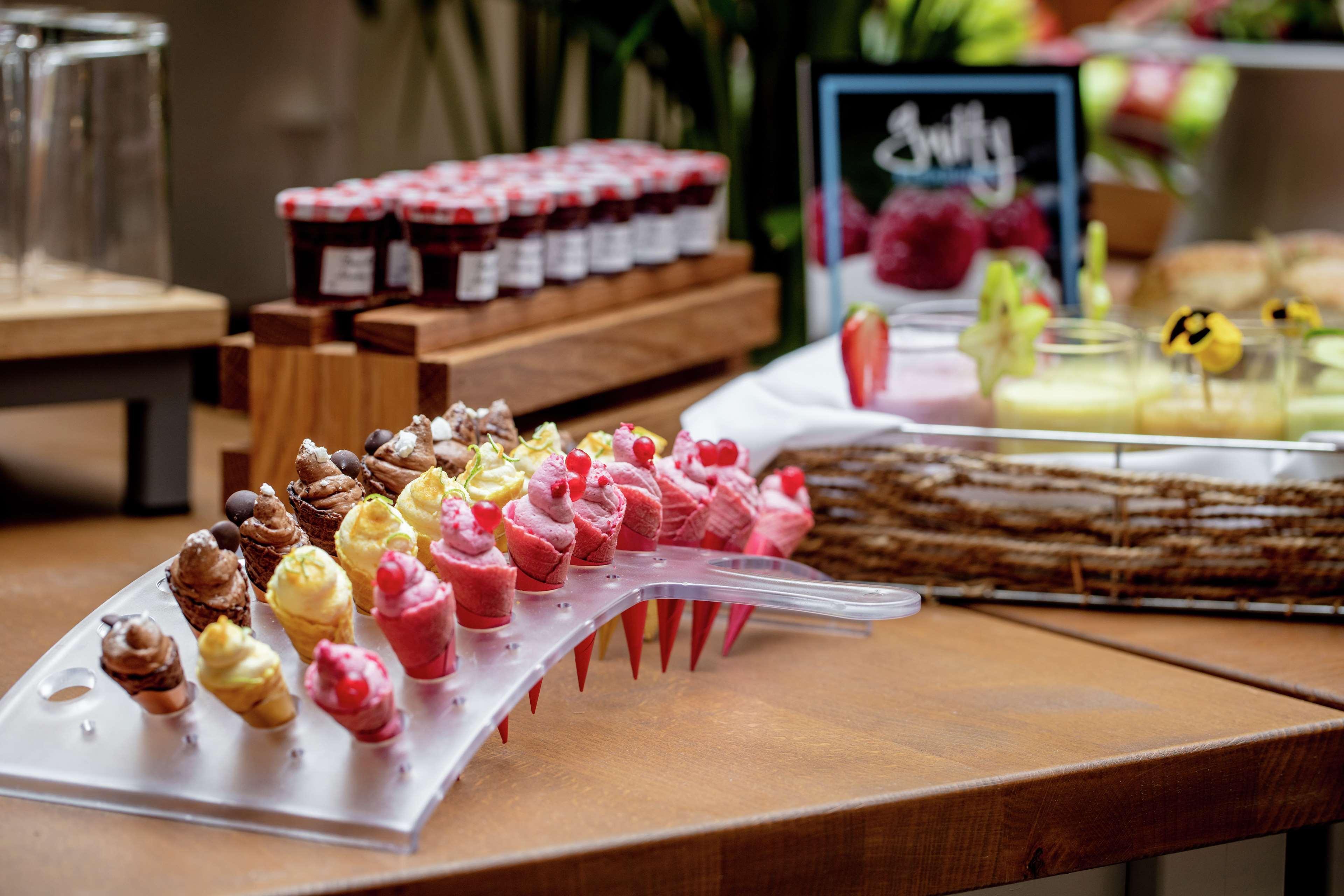 Hilton Cambridge City Centre Bagian luar foto