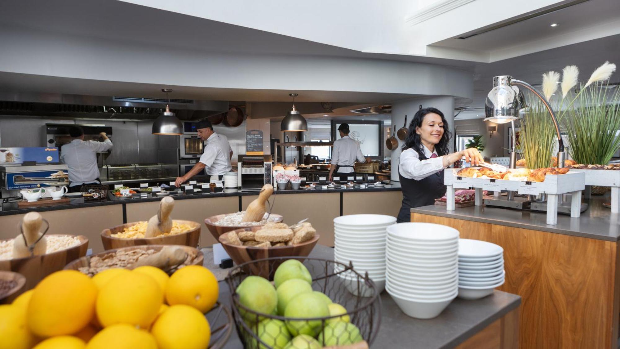 Hilton Cambridge City Centre Bagian luar foto