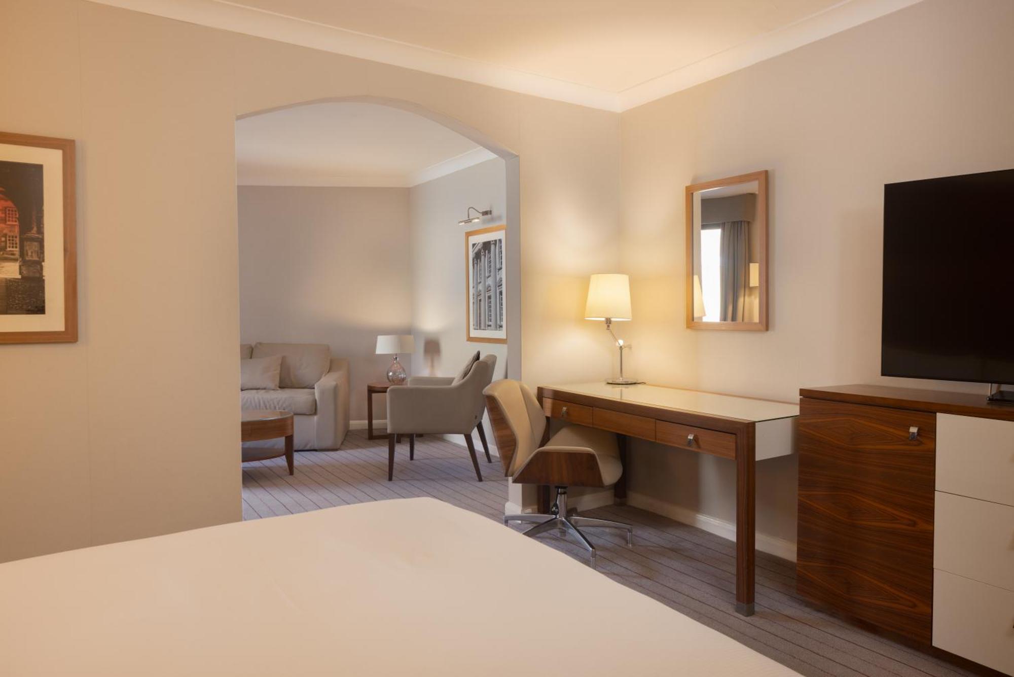 Hilton Cambridge City Centre Bagian luar foto