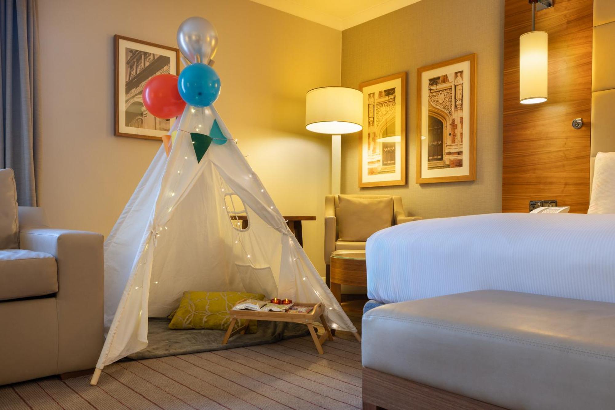 Hilton Cambridge City Centre Bagian luar foto