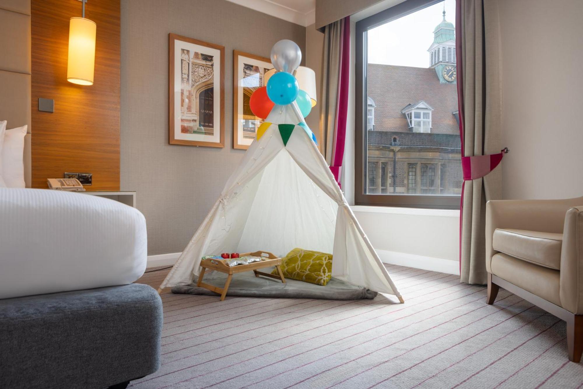 Hilton Cambridge City Centre Bagian luar foto